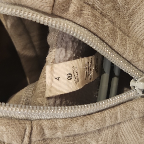 Lululemon scuba sweater size 4 - Picture 3 of 4